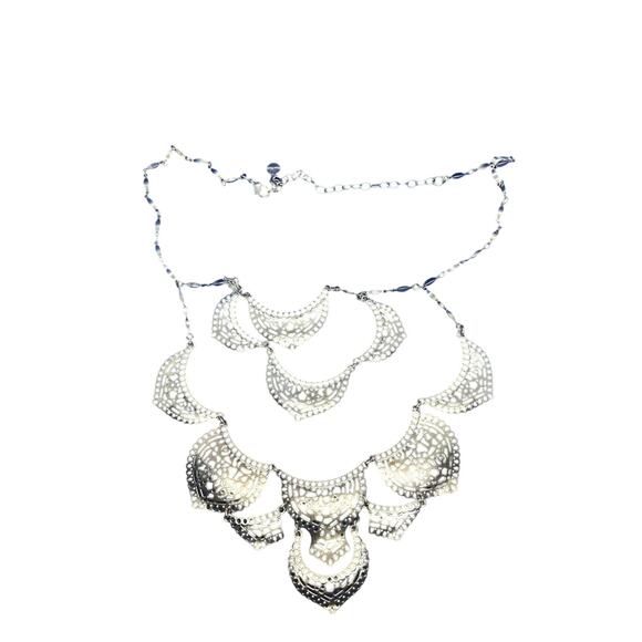 NWOT Stella & dot Statement Necklace-Silver vintage retired elegant feminine - Picture 4 of 6